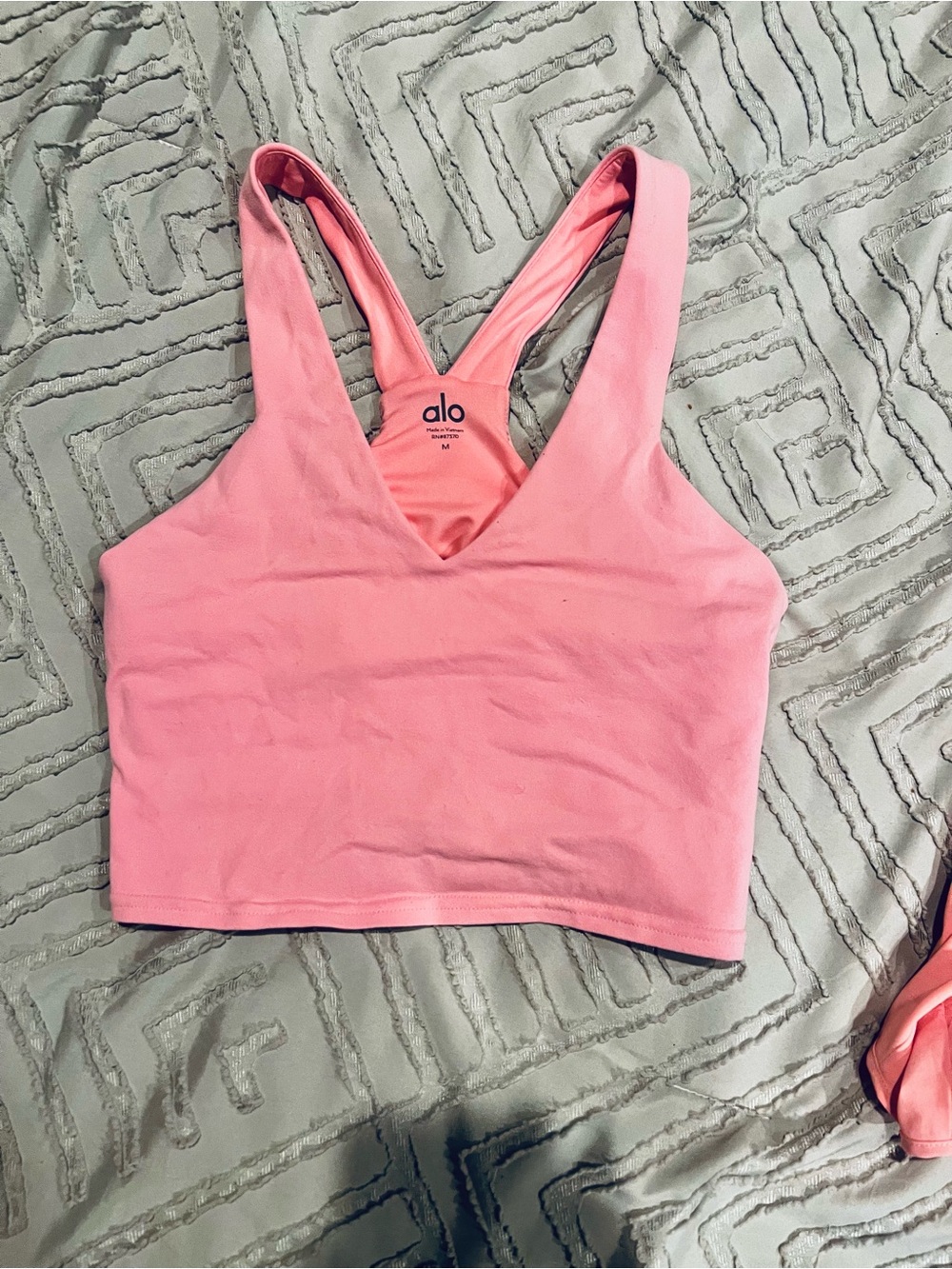 Alo Pink V-Neck Low-Impact Sports Bra NEON BUBBLEGUM